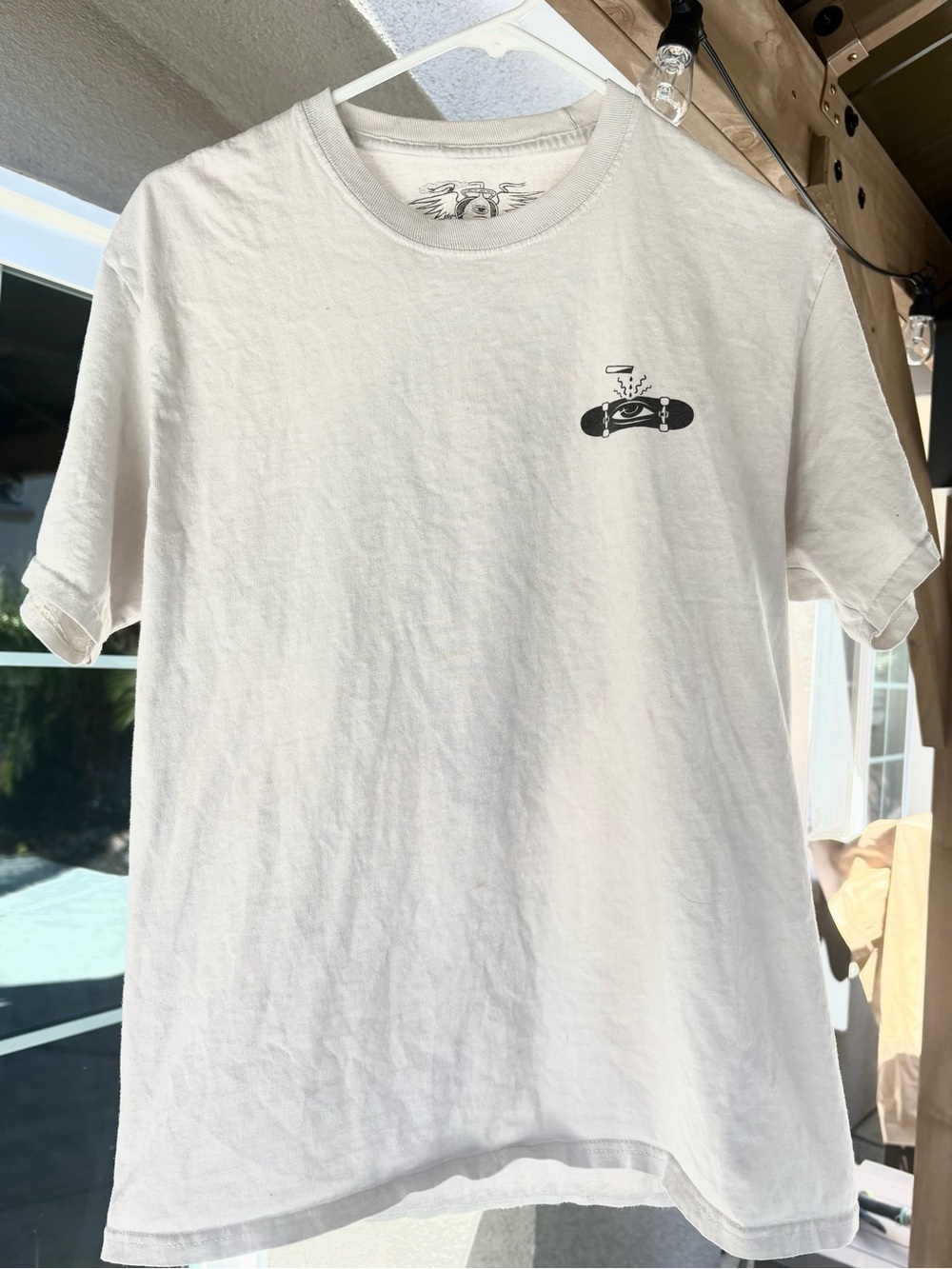 Men's White Short-Sleeve Graphic Pocket-Style Tee